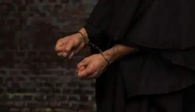 Inspetor da ASAE detido por disparar contra homem. Seria amante da mulher