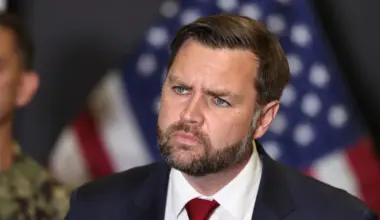 Casa de JD Vance foi vandalizada esta noite. Uma pessoa detida