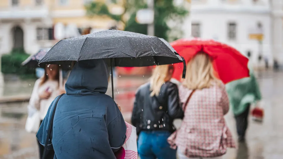 Chuva vai continuar (e temperaturas descem). O que esperar para amanhã?