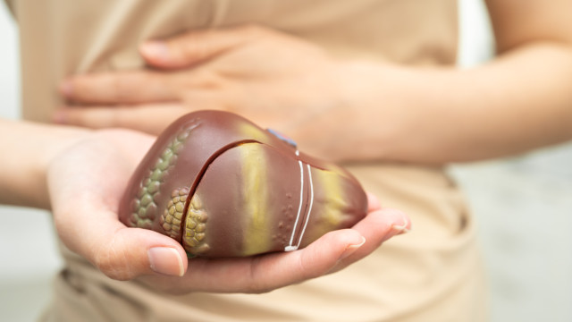 Cuidado com o seu fígado! Esta alimentação pode aumentar risco de cancro