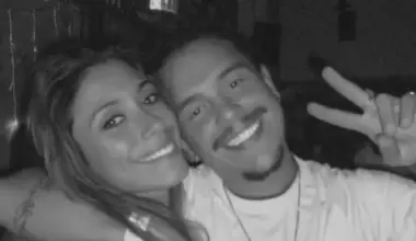 Namorada de Maycon Douglas faz tatuagem de homenagem (tal como Renata)