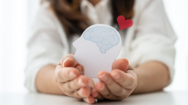 O chá que ajuda o seu cérebro a funcionar melhor, segundo os dietistas