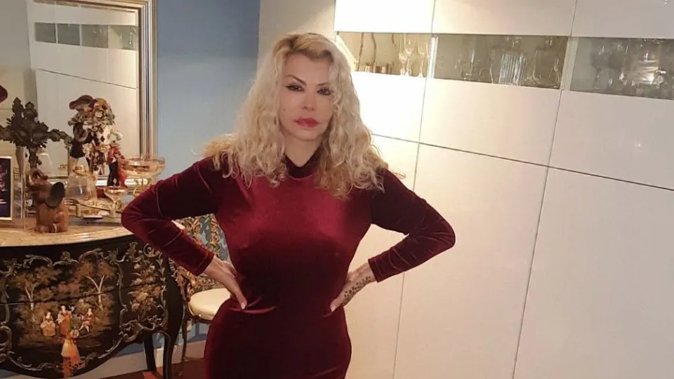 Em lágrimas, Kina revela morte de sobrinho. "Não estou bem"