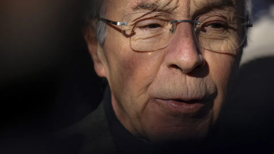 AO MINUTO: Montenegro "faria um serviço à Nação"; "É número político"