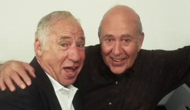 Carl Reiner desmaiou no WC e morreu. Amigo Mel Brooks estava presente