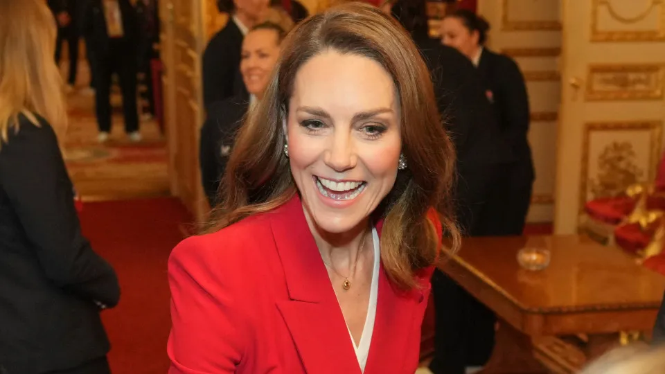 O look escolhido por Kate Middleton para primeiro evento a solo de 2026