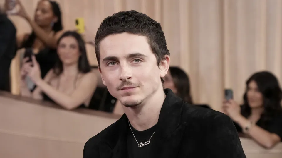 "Acabei de passar 30 anos na prisão. Não vais querer meter-te comigo"