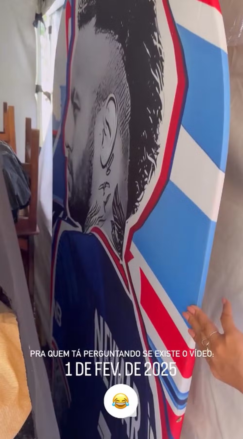 Totem de Neymar — Foto: Reprodução/Instagram
