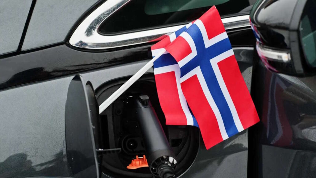 Noruega carros elétricos 2025 vendas