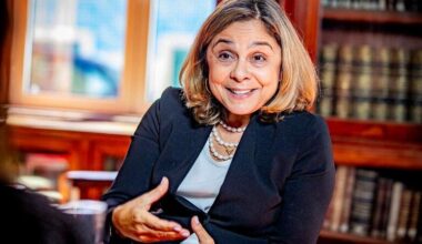 Governo vai “acomodar com toda a humildade” reparos de Marcelo a diplomas na Saúde