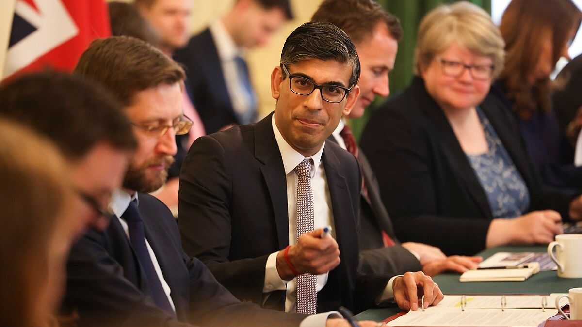 Líder britânico passa 36 horas sem comer toda semana e o motivo chama atenção