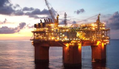 Estados Unidos sancionam quatro empresas por transportarem petróleo da Venezuela