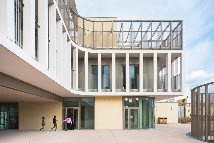 Escola Les Fabriques / Brenac & Gonzalez & Associés - Fotografia de Exterior, Concreto