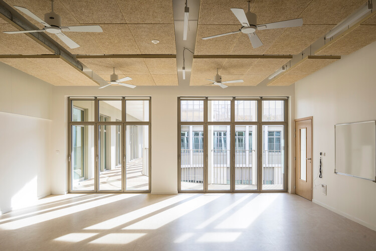 Escola Les Fabriques / Brenac & Gonzalez & Associés - Fotografia de Interiores, Madeira, Iluminação, Vidro