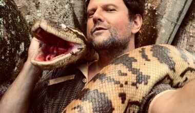 Intérprete de domador de cobras em Anaconda, Selton Mello abre álbum de fotos inusitado
