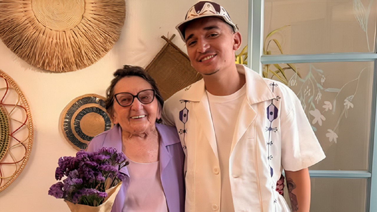 Estrela de O Agente Secreto, Tânia Maria se emociona ao conhecer João Gomes