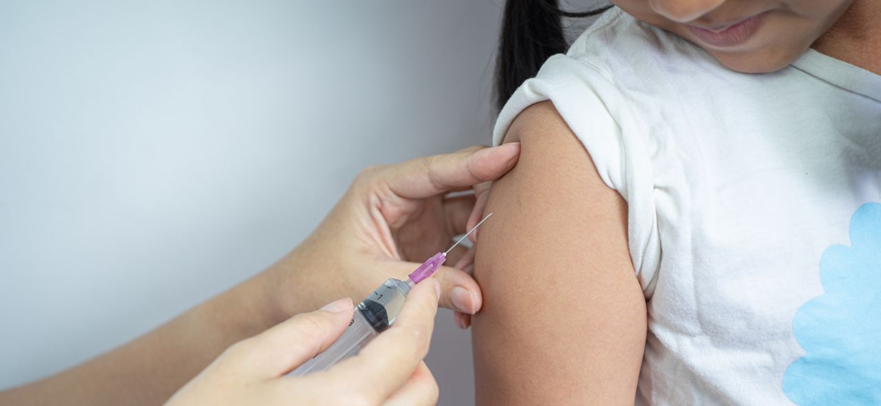 Prevenção o câncer: vacina de HPV em dose única está disponível nas unidades de saúde de Capivari de Baixo - Início