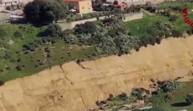 1500 pessoas evacuadas. “A colina inteira desmorona-se”