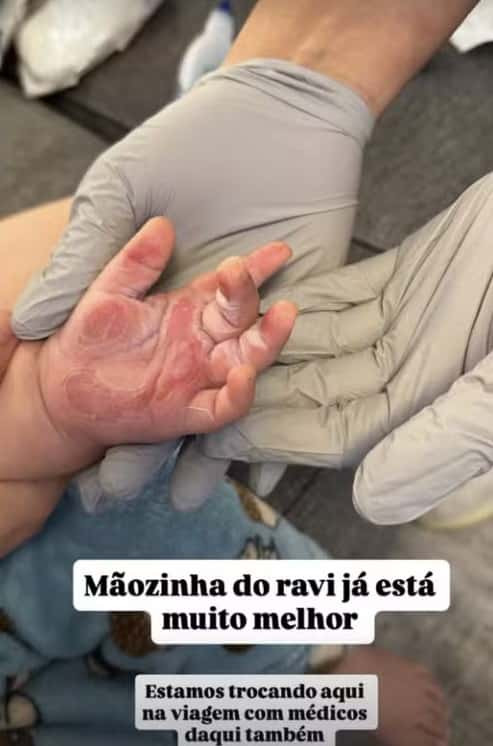 Print de Story de Viih Tube mostrando a mão de Ravi