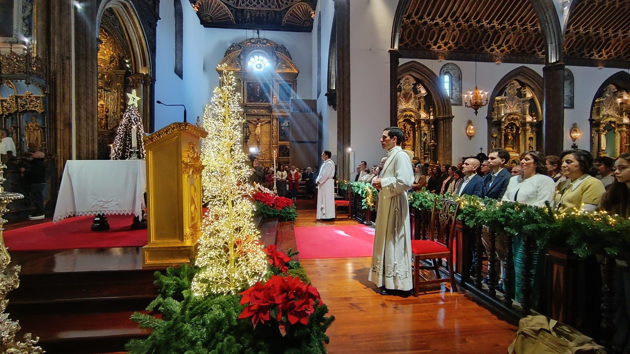 Novos sacerdotes tornaram-se hoje “a presença de Deus no meio do povo” (com fotos)