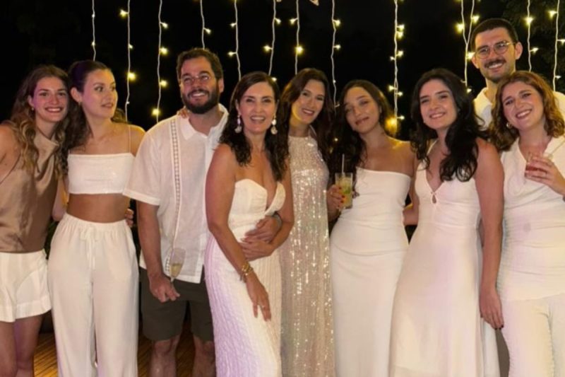 William Bonner e Fátima Bernardes aparecem juntos em fotos de Ano-Novo com familiares e atuais companheiros - Túlio Gadelha/Instagram/Reprodução/ND mais