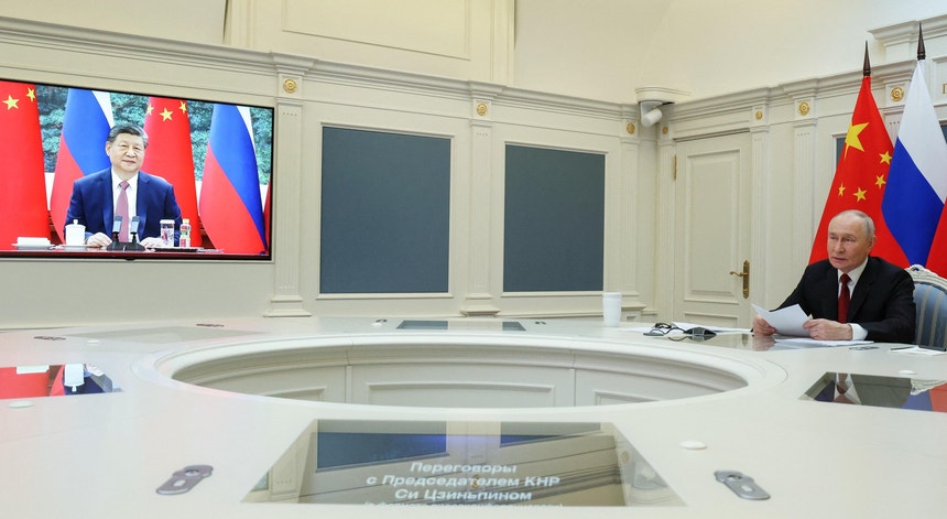 Xi e Putin defendem cooperação mais estreita em prol da "estabilidade" mundial