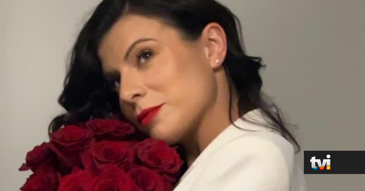 Mais sensual do que nunca. Marcia Soares posa em topless e Francisco Monteiro não resiste: «Se eu pedir muito...» - Primeira Companhia