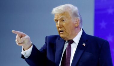 Mais de 10 mil pessoas protestam na Dinamarca contra declarações de Trump sobre Afeganistão