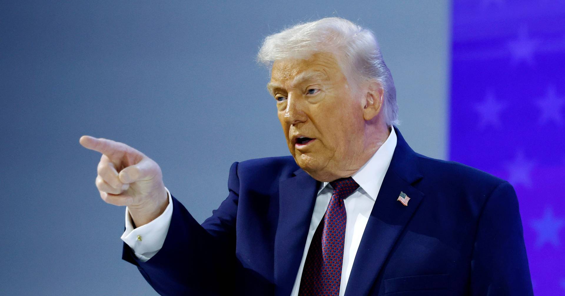 Mais de 10 mil pessoas protestam na Dinamarca contra declarações de Trump sobre Afeganistão