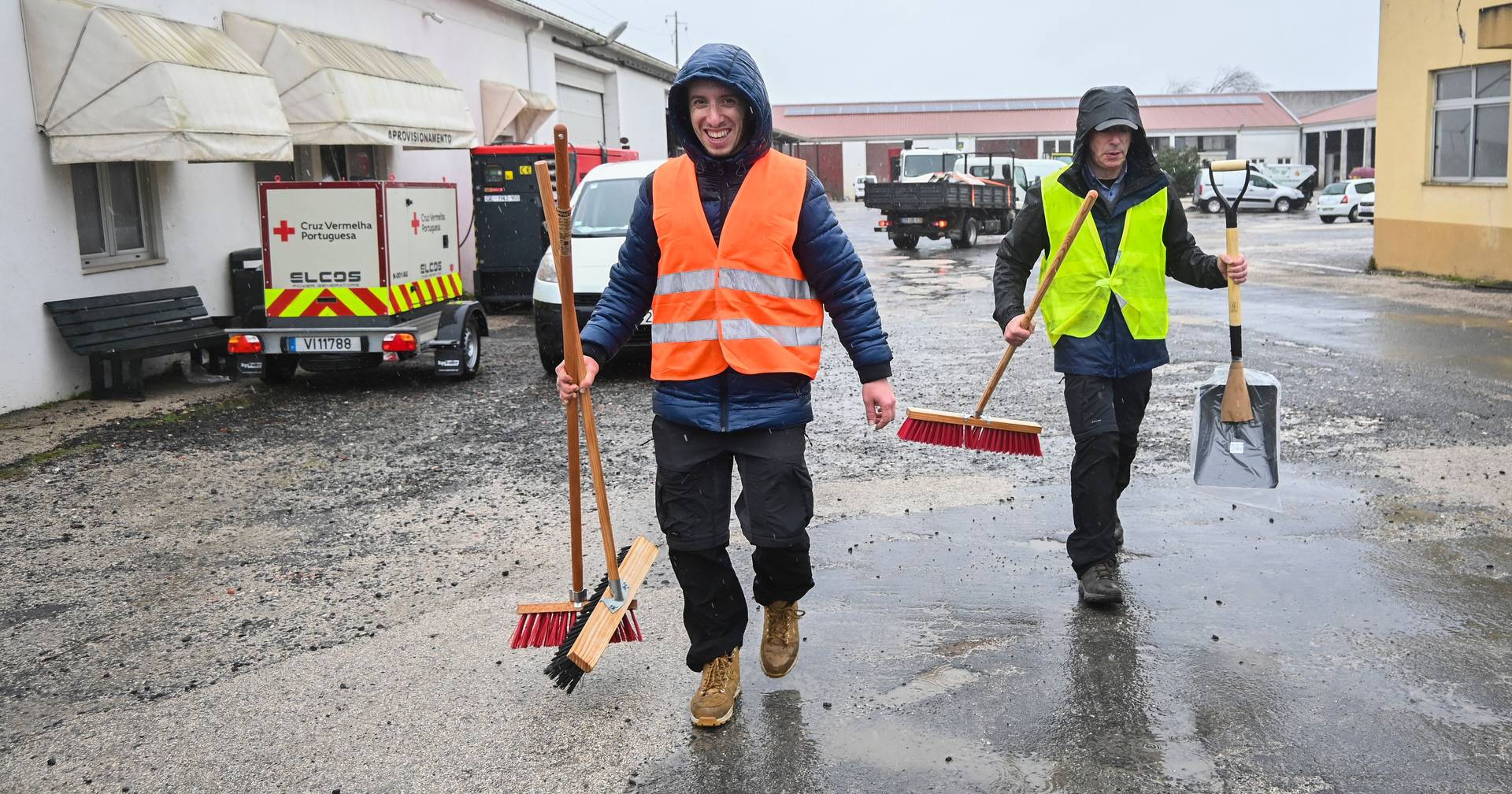 Avarias na rede elétrica aumentaram, mais de mil militares das Forças Armadas destacados para ajudar populações