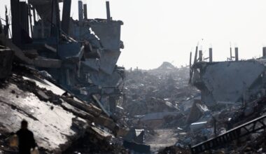 “Civis assassinados a sangue-frio”, tortura e violência sexual: direito humanitário está “num ponto crítico de rutura”, alerta estudo