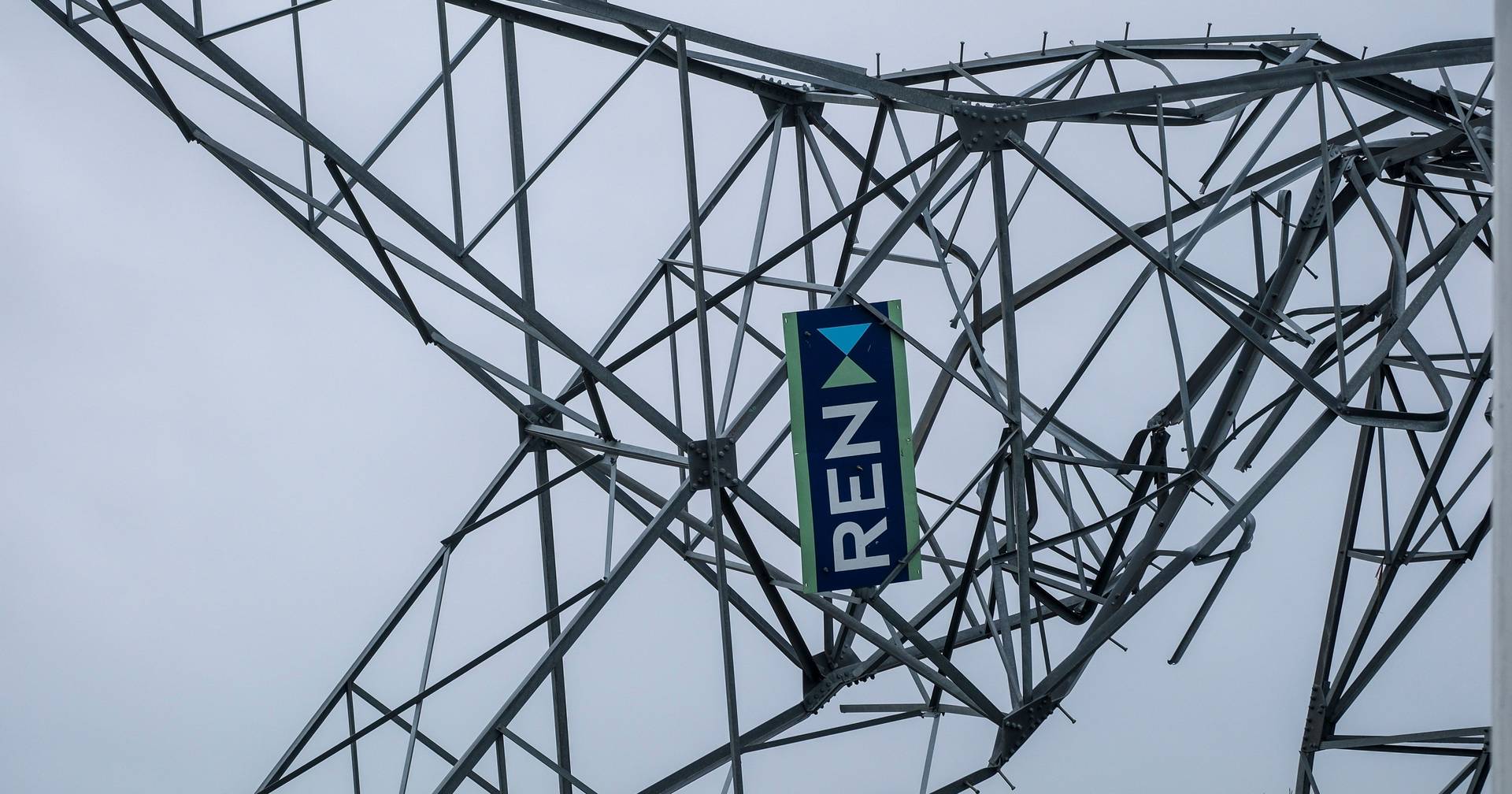 Governo quer mais redes elétricas enterradas em Portugal: só 20% das linhas estão debaixo do chão