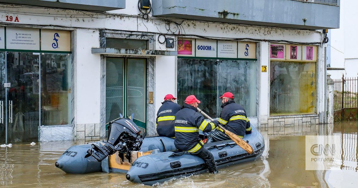 Vem aí uma "situação meteorológica muito complexa": chuva chega em força ainda hoje e fica até ao fim de semana