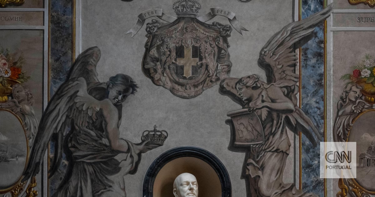 Itália abre investigação a restauro em igreja de Roma depois de anjo ficar igual a Giorgia Meloni