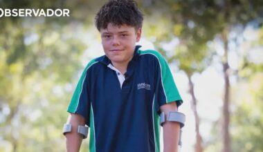 Rapaz de 13 anos nada quatro horas para salvar mãe e irmãos – Observador
