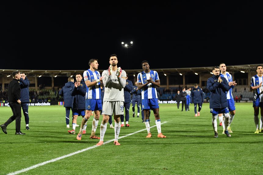 Apoio dos adeptos do FC Porto à equipa em Rio Maior foi para lá dos 90 minutos, apesar da derrota - Foto: Sérgio Miguel Santos