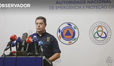 Comandante da Proteção Civil deixou país durante tempestades – Observador