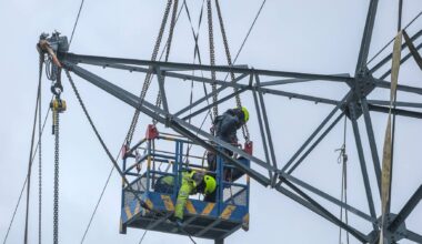 Regulador da energia proíbe cortes de luz a quem não pague faturas nas zonas afetadas pela tempestade