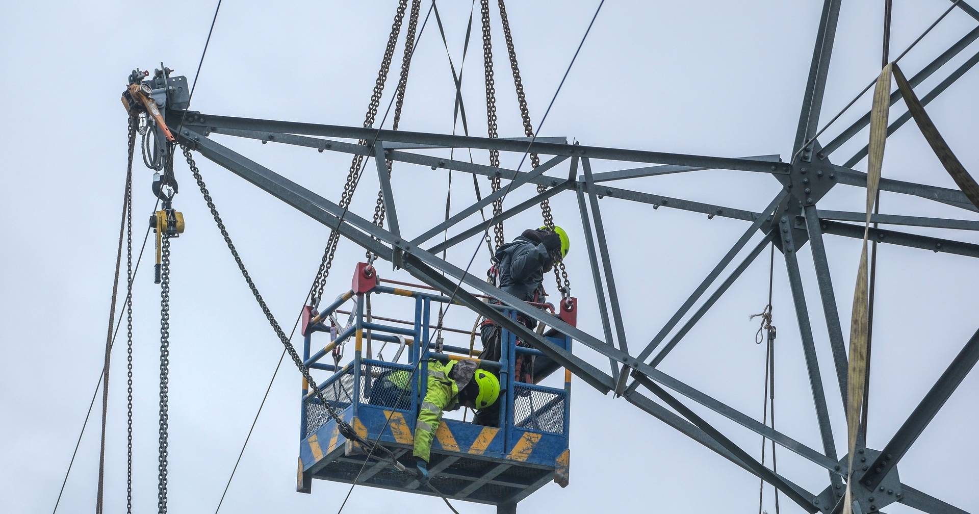 Regulador da energia proíbe cortes de luz a quem não pague faturas nas zonas afetadas pela tempestade