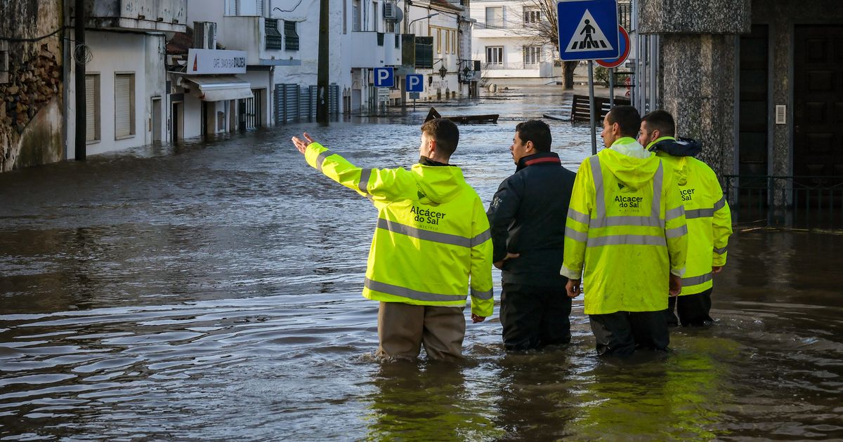 Depressão Leonardo causa cheias e inundações em Portugal (fotos)