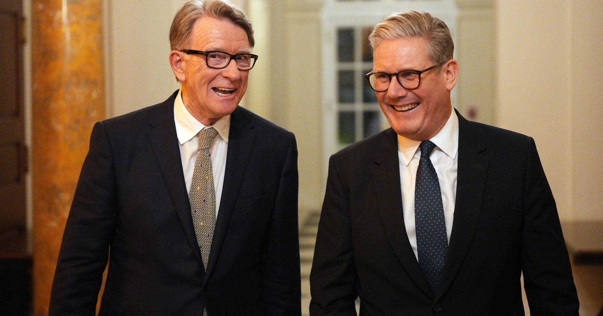 “Príncipe das Trevas” amigo de Epstein põe em risco o Governo de Keir Starmer