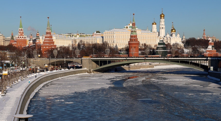 Sanções europeias com "impacto significativo" na economia russa