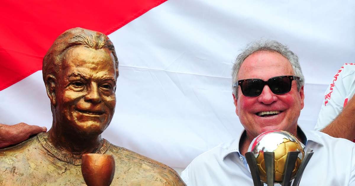 Estátua em homenagem a Abel Braga é inaugurada na praia de Atlântida, em Xangri-Lá