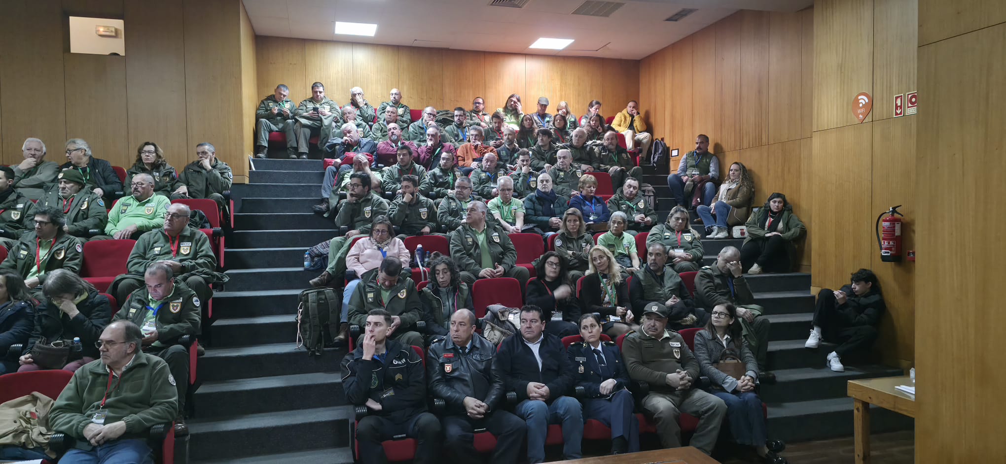 Guardas-florestais, vigilantes e guarda-rios juntos no gerês com corpo profissional único na mira