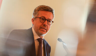 Carlos Moedas apela a lisboetas para não saírem de casa e reforça apoio