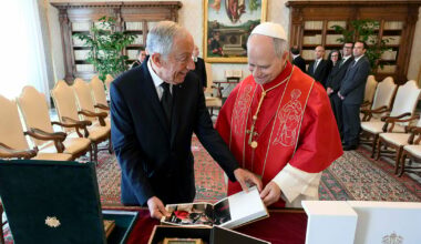 Marcelo Rebelo de Sousa encontra-se a sós com o Papa Leão XIV no Vaticano