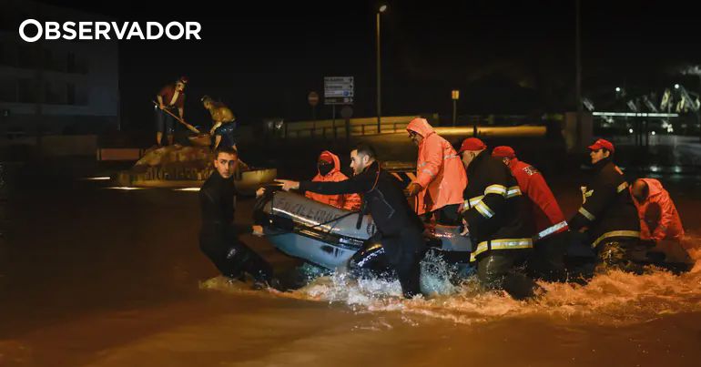 Alcácer do Sal assiste às maiores cheias que há memória – Observador