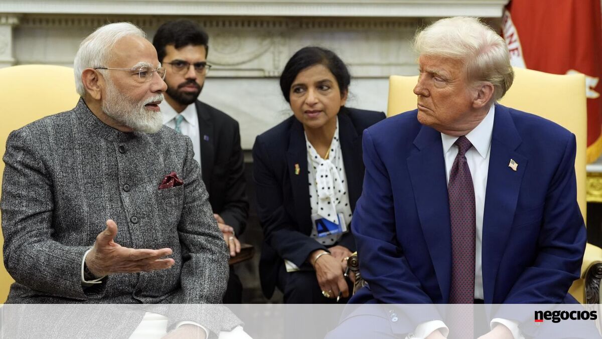 Trump anuncia acordo comercial com Índia após suspensão de compra de petróleo russo por Nova Deli - Ásia