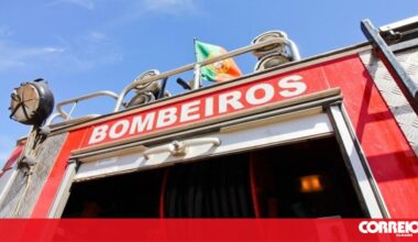 Circulação cortada na A5 sentido Cascais-Lisboa devido a carro incendiado - Portugal