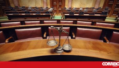 Juíza de Vila do Conde recusa julgar burla no aumento de capital do BES - Portugal